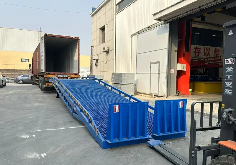Rampa de rampa de carga industrial de 10 toneladas para la venta de rampas de muelle móvil de la carretilla elevadora